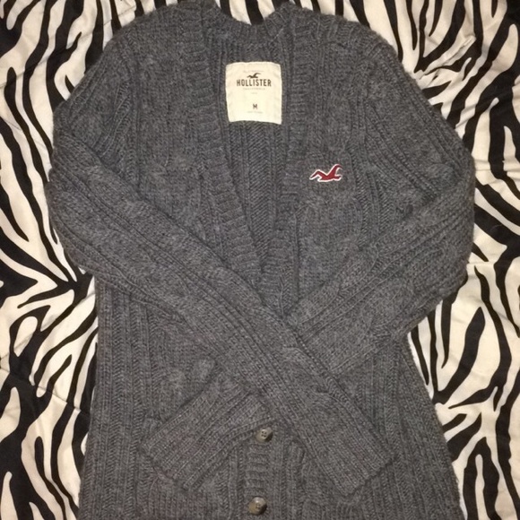 Knitted hollister cardigan!