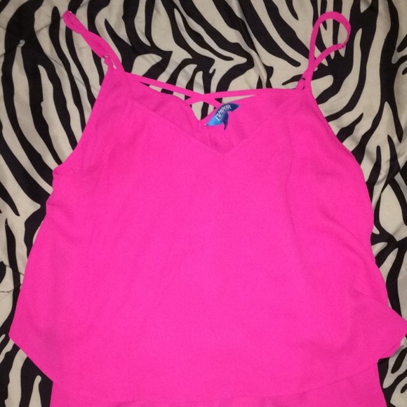 Pink flowy tank top!