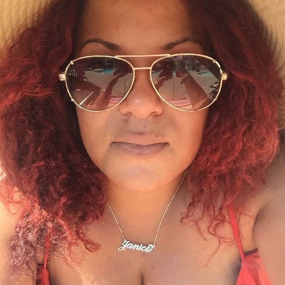 Meet your Posher, Janice - Picture 2 of 4