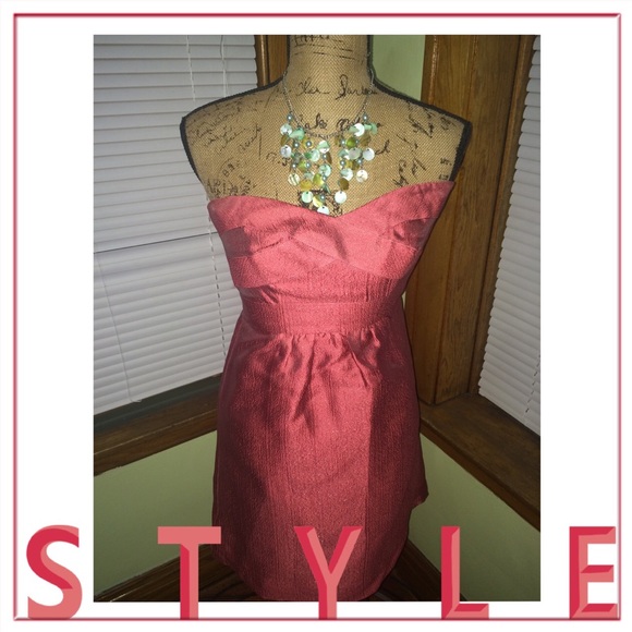 🏈 👗EUC Ann Taylor Pink Strapless Dress 👗