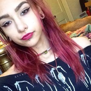 Meet your Posher, Mia