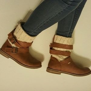 Cute sweater winter boots!