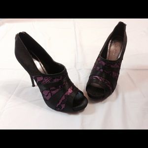 Fancy Pink and Black Lace Open toe pumps