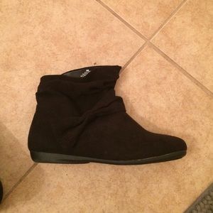 Arizona black booties