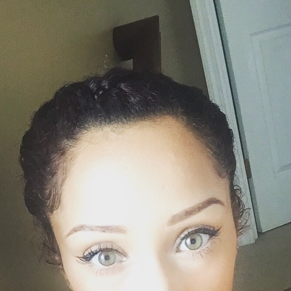 Meet your Posher, Emily