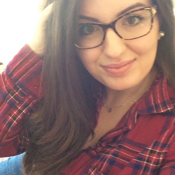 Meet your Posher, Amber - Picture 2 of 2