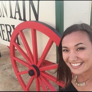 Meet your Posher, Sara