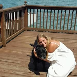 Meet your Posher, Alexandra