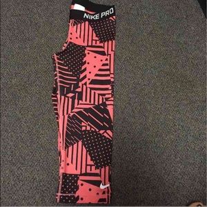 Nike Pro Capris