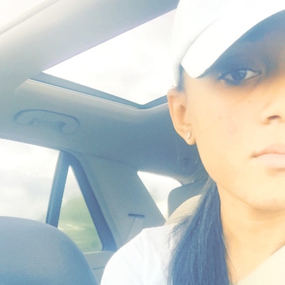 Meet your Posher, Kayla