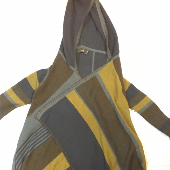Line Cardigan
