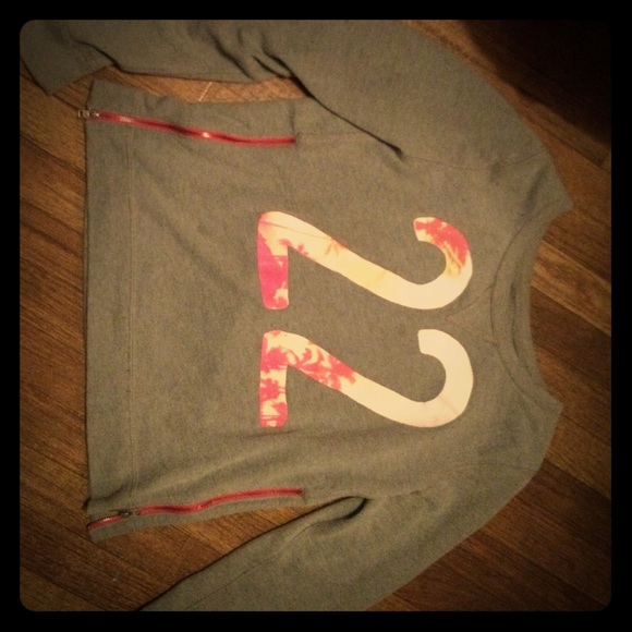 Hollister sweater