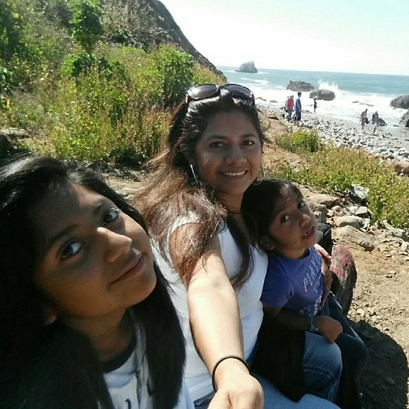 Meet your Posher, Lucia - Picture 2 of 2