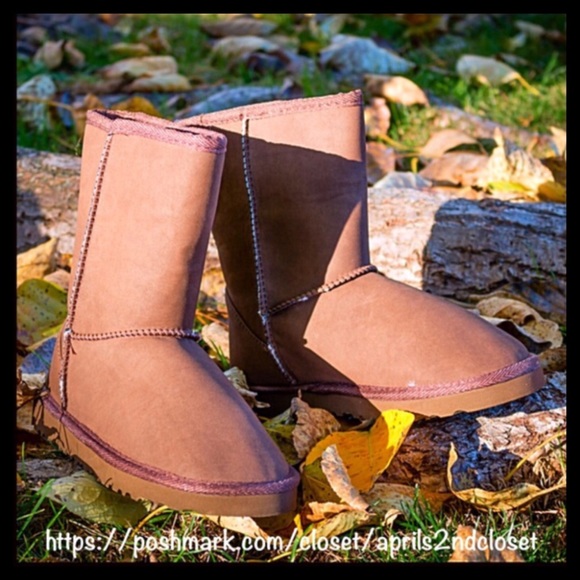 SOLD Brown Boots Shearling Lined Booties - Picture 2 of 4