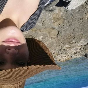 Meet your Posher, Caroline