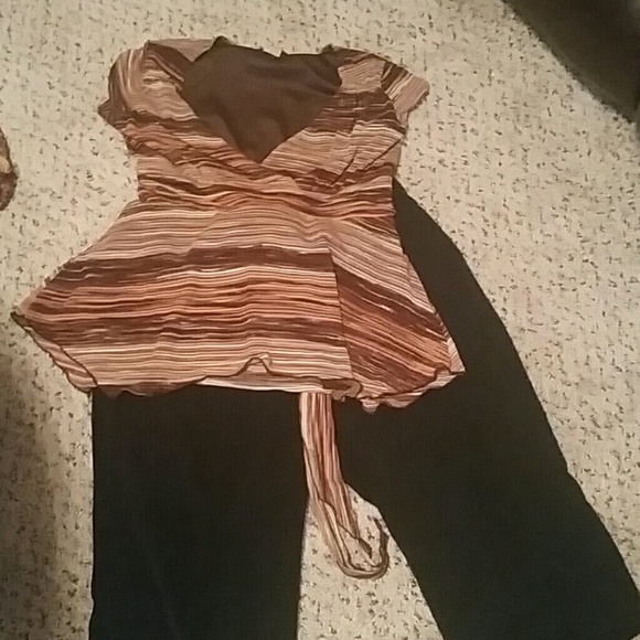 Cute neutral  colors top