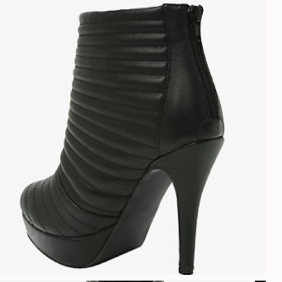 torrid Shoes - Sexy Black Torrid Quilted Moto boots size 8