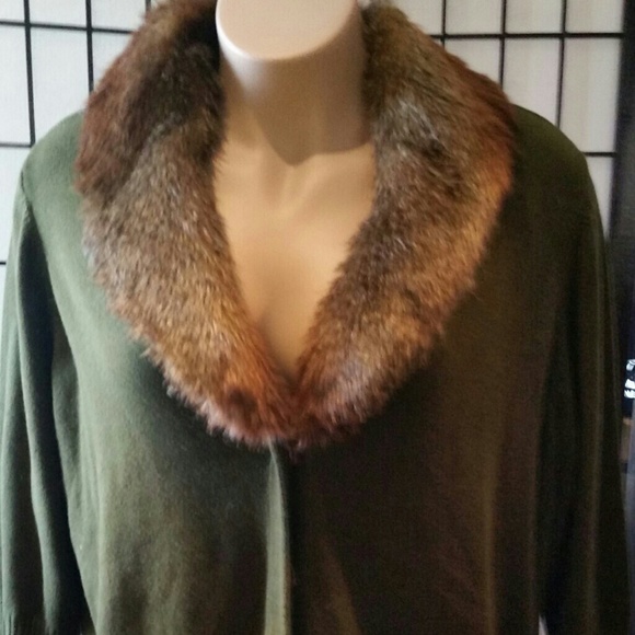 Jones New York Sweaters - ????SALE JONES NEW YORK CARDIGAN;FAUX FUR COLLAR