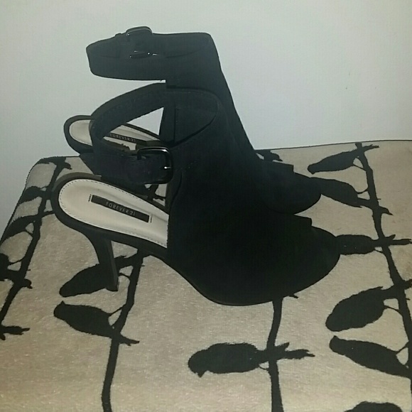 Peep Toe Slides