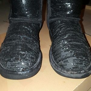 Black  sparkle ugg size 7 some damage