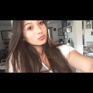 Meet your Posher, Mia