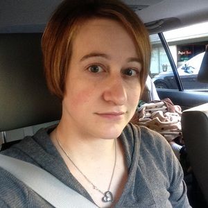 Meet your Posher, Carrie