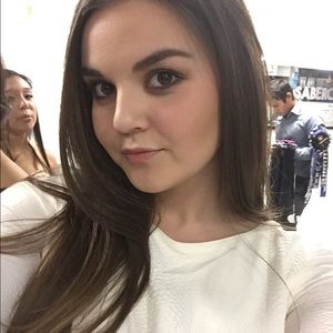 Meet your Posher, Debborah