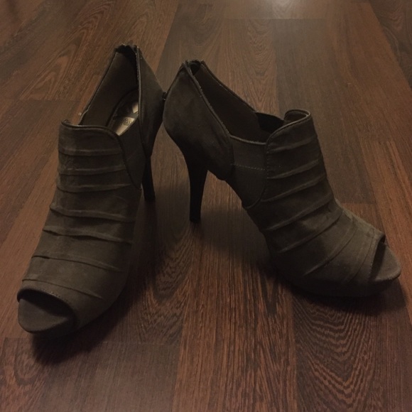 Grey suede Fergalicious heels