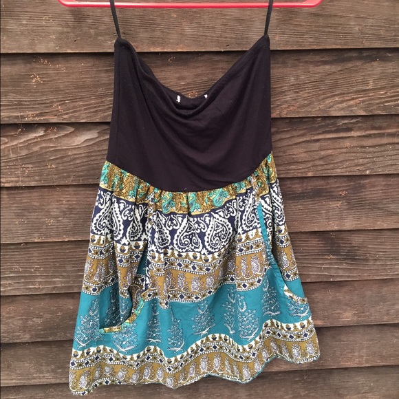Strapless kangaroo pocket dress