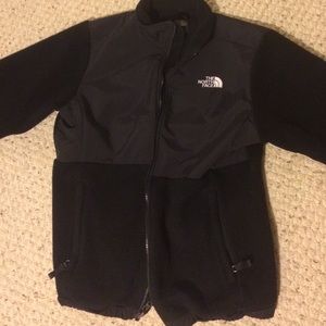 Unisex black north face denali jacket.