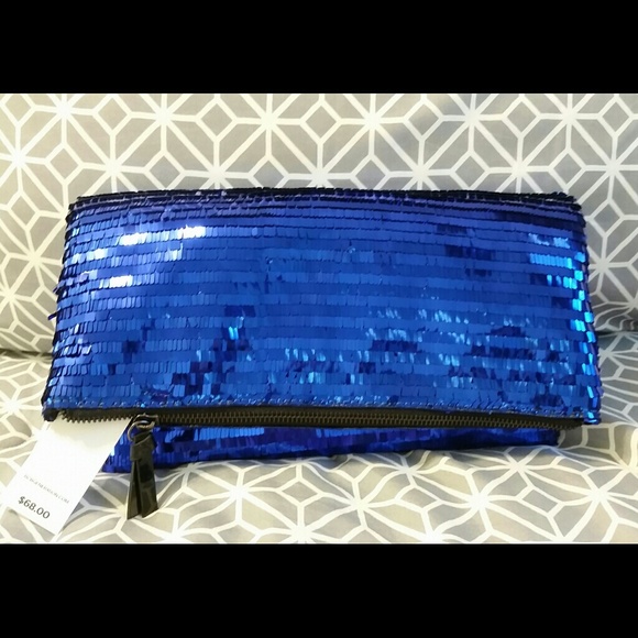 BCBGENERATION  Sequin clutch