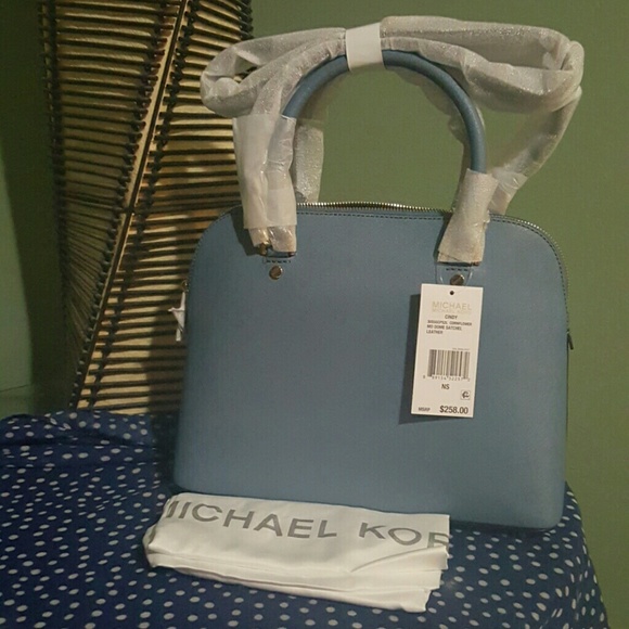 SOLD♡♡♡Michael Kors MD dome Cornflower - Picture 3 of 4