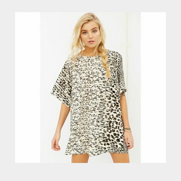 Band of Gypsies Dresses & Skirts - Printed Woven Tee Dress