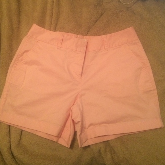 Pink Vineyard vine shorts. Brand new. Never worn.