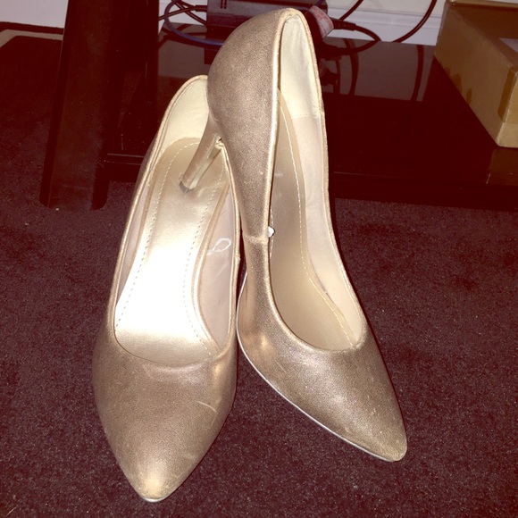 Rose gold pumps
