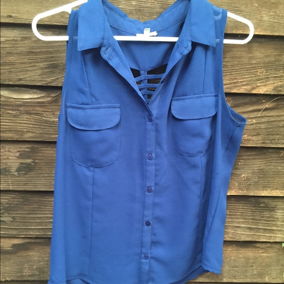 Cutaway back blouse
