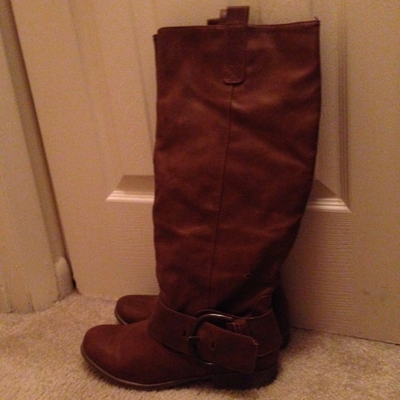 SM New York cognac riding boots in size 10