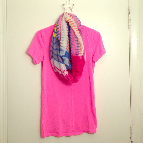 Victoria Secret PINK - v-neck t-shirt