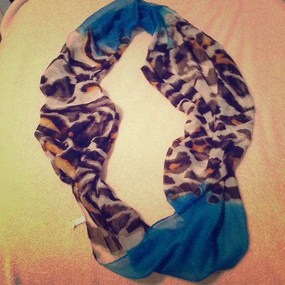 Infinity Scarf - Picture 1 of 4