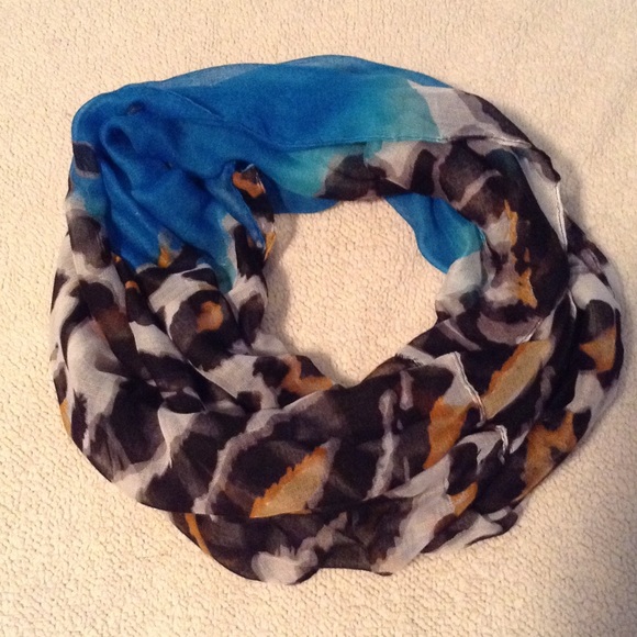 Infinity Scarf - Picture 2 of 4