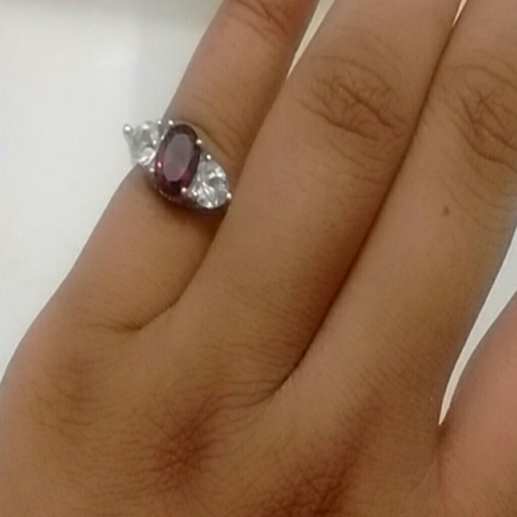 Red ring - Picture 2 of 2