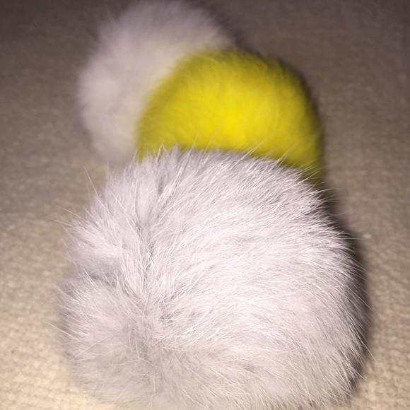 100% Rabbit Fur ball - Picture 2 of 2