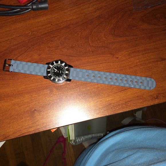 Quartz watch - Picture 1 of 2