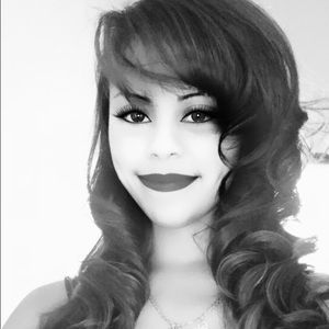 Meet your Posher, Yesenia