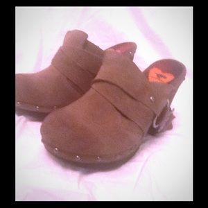 Rocket dog tan suede clog