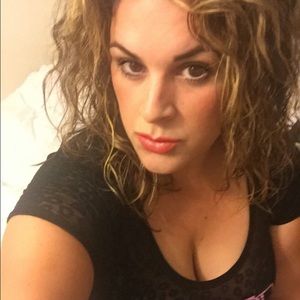 Meet your Posher, Corina