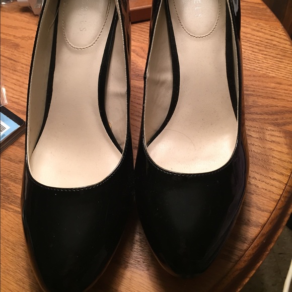 High heels - Picture 1 of 3