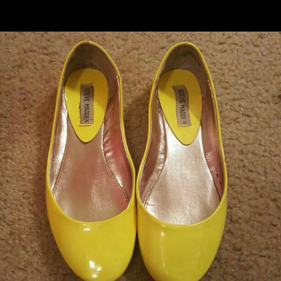 Yellow Steve Madden Flats