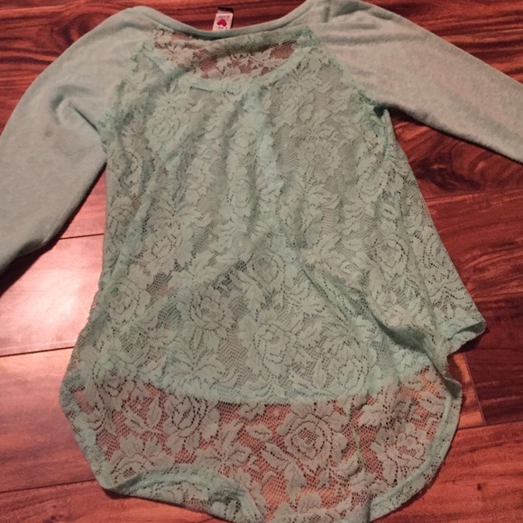 Long sleeve Lacey shirt ! - Picture 2 of 2