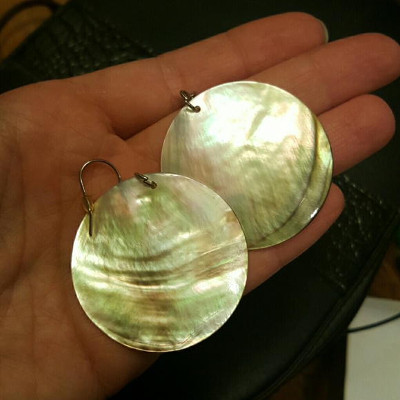 Authentic Shell earrings - Picture 2 of 2